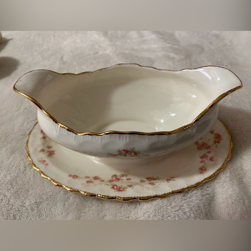 Pope Gosser Florence 52 Gravy boat
